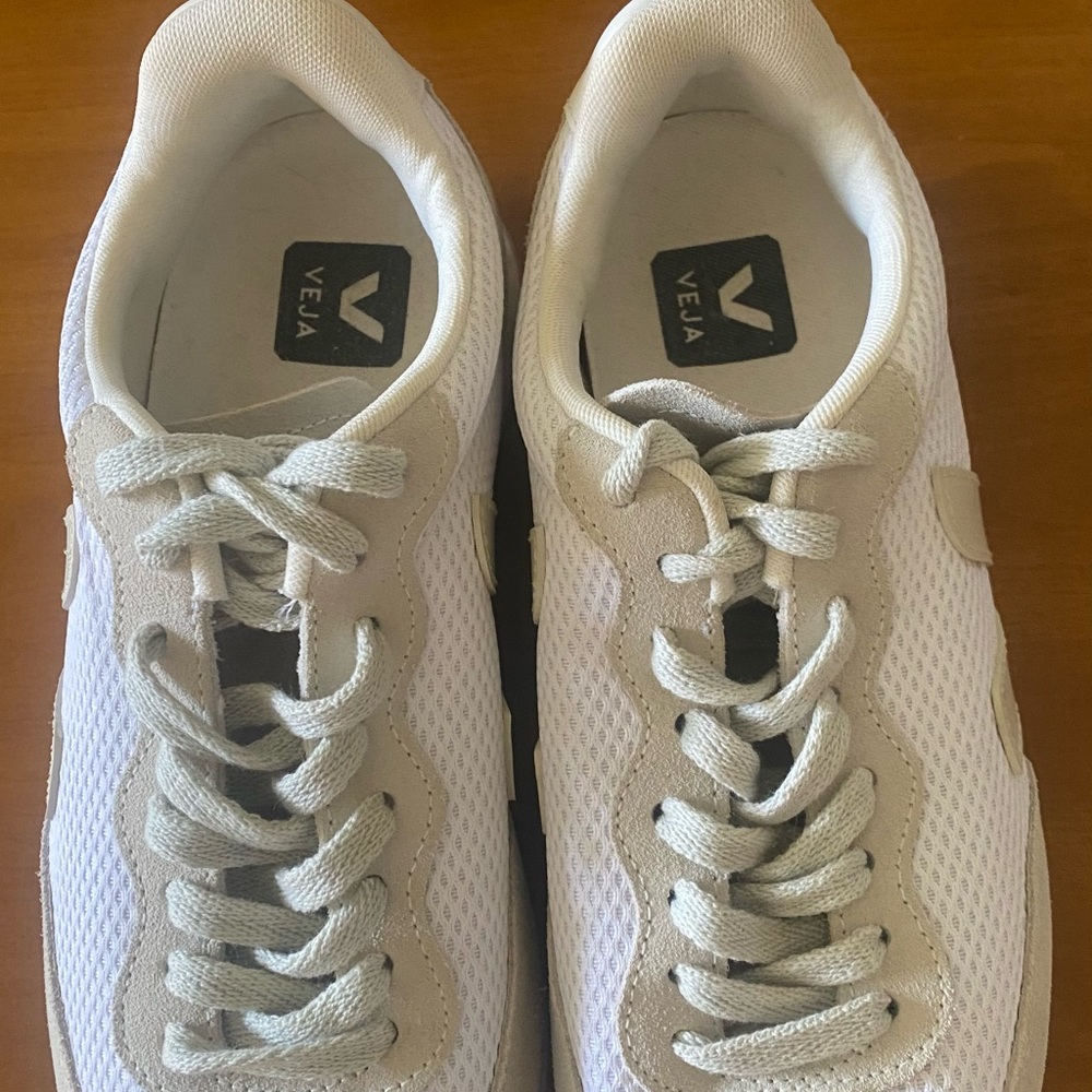 Veja White and Cream Men's Sneakers or women size 9 1/2